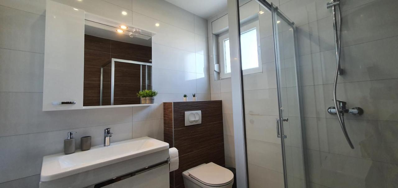Seahorse Luxury Apartment With Pool And Sea View Novalja Exterior photo